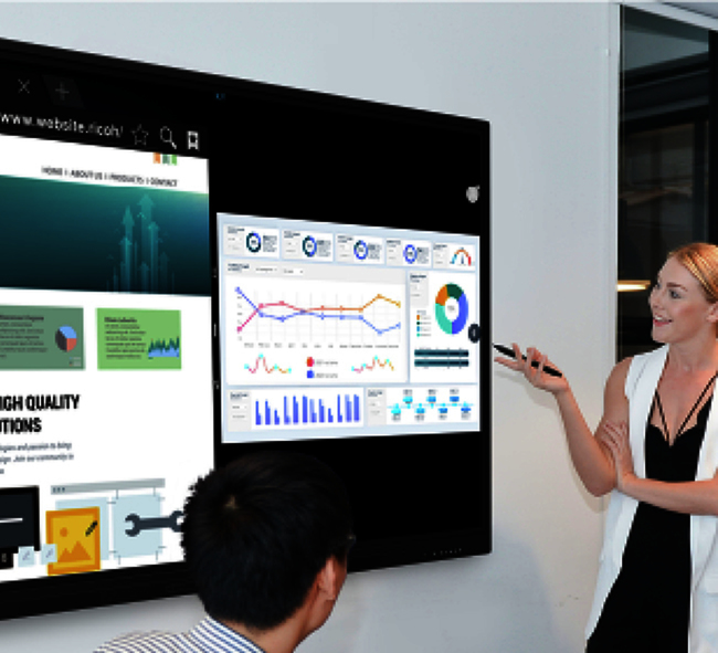 Le tableau interactif RICOH A8600 offre une expérience de collaboration fluide avec un écran 4K et une connectivité avancée